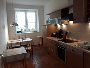 Fridge, microwave, oven, stovetop - Wohnung in Zarnewanz nahe Ostsee (Zarnewanz)
