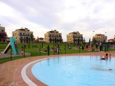Modern Apartment near Cirueña Vineyards
