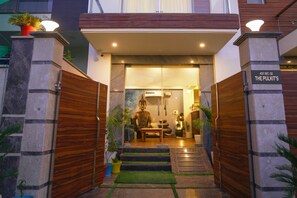 Exterior - Lime Tree Hotel The Pulkit (Gurugram)