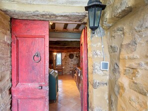 Interior - Tuscan Villa in Castiglion Fiorentino w/ Pool (Castiglion Fiorentino)