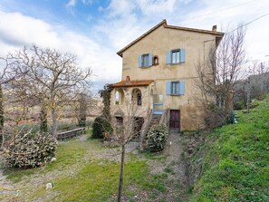 Exterior - Tuscan Villa in Castiglion Fiorentino w/ Pool (Castiglion Fiorentino)