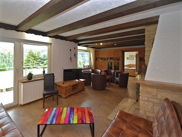 TV, fireplace, stereo