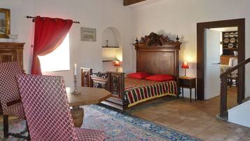 2 bedrooms, iron/ironing board, WiFi