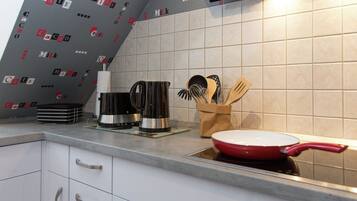 Fridge, microwave, oven, dishwasher