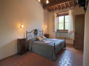 9 chambres, fer et planche à repasser, Wi-Fi