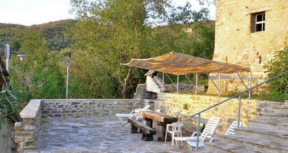 Cottage with Lake Views