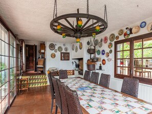 Dining - Villa in Maresme near Montnegre Park (Sant Iscle de Vallalta)