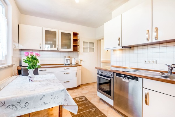 Oven, dishwasher, high chair