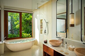 Private Pool Deluxe Villa - 3 Bedrooms | Bathroom - WAKA VILLA Private Resort & Spa 16 + Adults Only (Siem Reap)