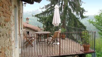 屋外ダイニングエリア