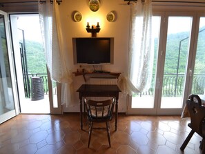 Interior - Nature Retreat in Testico (Testico (SV))