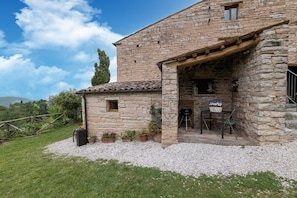 Exterior - Country House with Saltwater Pool (Acqualagna)