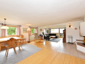 Fernseher, Kamin, DVD-Player, Stereoanlage