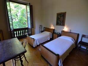 5 bedrooms, WiFi