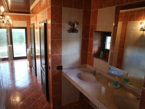 Bathtub