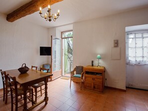 Dining - Holiday Home in Tautavel near Gorges de Gouleyrous (Tautavel)