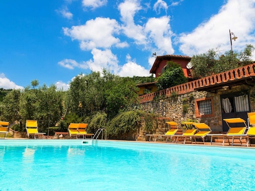 Farmhouse in Montecatini Terme with Sauna