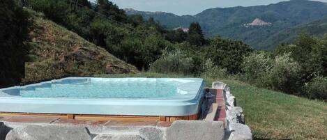 Bain à remous extérieur