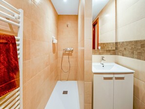 Bathtub