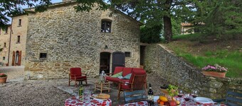 Quaint cottage with pool