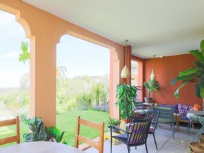 Outdoor dining - Apartment in Provence with Pool & Golf (Roquefort les Pins)