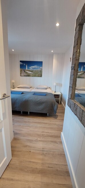 2 soverom, safe på rommet, skrivebord og strykejern/-brett