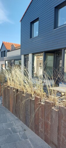 Top Lage! Unter dem Leuchtturm 50m vom Meer ZICHT