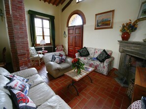 TV, fireplace, DVD player