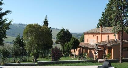 Tuscan Hideaway with Pool