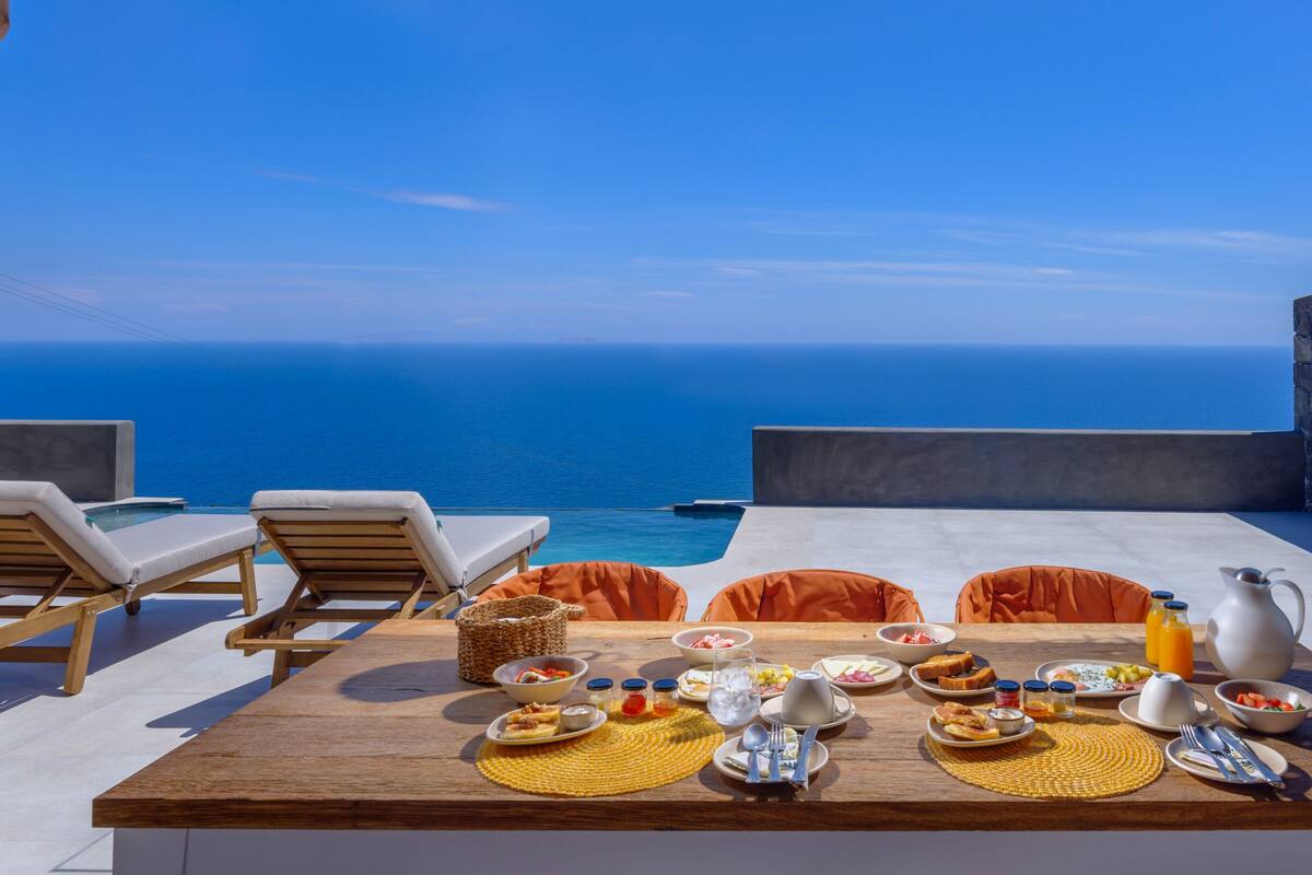 Cycladic Villa with Private Pool | Safe på rommet, skrivebord og skrivebord for bærbar PC