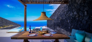 Premium Suite with Private Heated Pool | Coffres-forts dans les chambres, décoration personnalisée