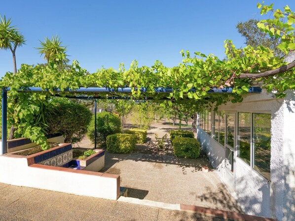 Terrace/patio - Holiday Home in Tajo with Pool, Terrace (Herrera de Alcántara)