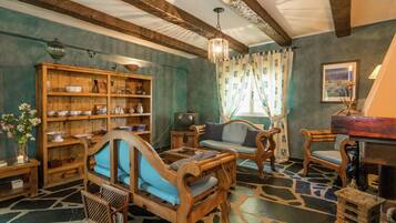 Télévision, cheminée