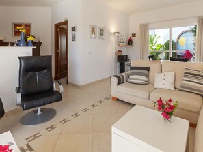 Interior - Costa de la Luz Poolside Villa (Sanlúcar de Barrameda)
