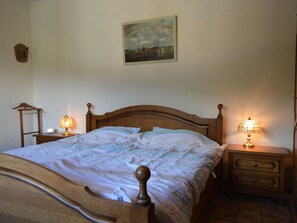 2 bedrooms, iron/ironing board, WiFi - Modern Holiday Home in Eifel with Sauna (Stadtkyll)