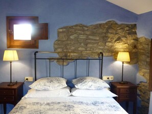 3 bedrooms, iron/ironing board
