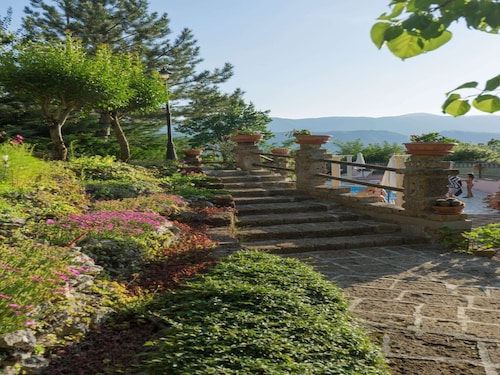 Villa in Tagliacozzo mit Pool und Natur