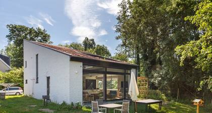 Sonnige Villa mit eigenem Garten in Kobbegem