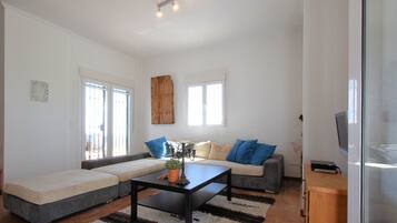 Fernseher, Kamin, DVD-Player, Stereoanlage