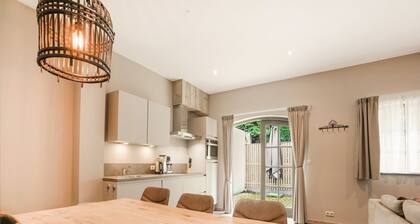 Malerischer Rückzugsort mit Garten