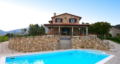 Bauernhausvilla mit Pool
