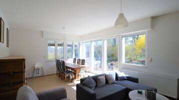 Télévision, chaîne hi-fi