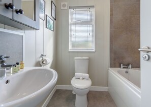 Bathroom, House - Spa Utopia (Sauna & Hot tub) (Raywell, Beverley)