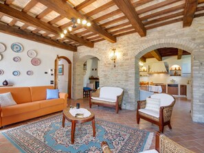 Télévision, cheminée