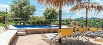 Villa with private pool in a privileged environment. Wifi, A/c & lovely BBQ