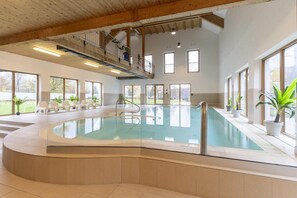 Pool - Apartment in Obertraun by Hallstättersee (Obertraun)