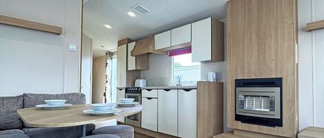 冷蔵庫、オーブン、コンロ、トースター