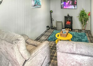 Interior - Cedar Boutique Lodge (Aughton)