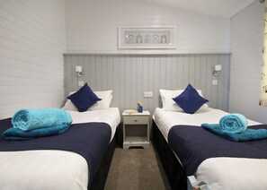 3 bedrooms, free WiFi - Select Lodge Plus 3 Bunks (Milford-on-Sea, Nr Lymington)