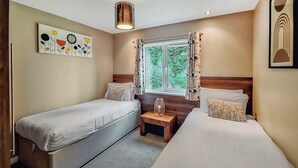 Room - Recently upgraded with Gazebo over hot tub and side bar with stools. (Raywell, Beverley)